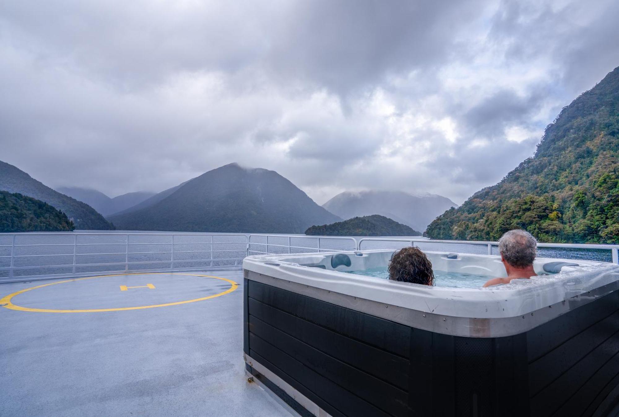 Milford Sound Overnight Cruise - Fiordland Discovery Hotel Luaran gambar