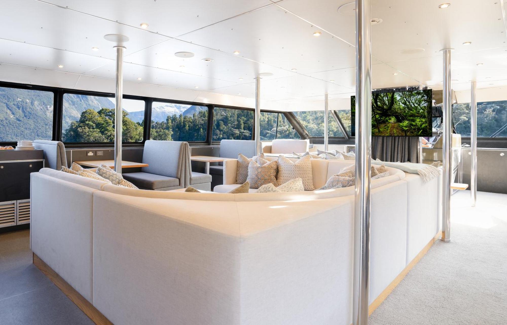 Milford Sound Overnight Cruise - Fiordland Discovery Luaran gambar