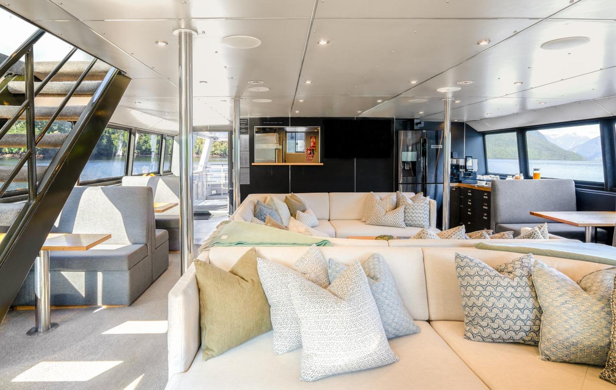 Milford Sound Overnight Cruise - Fiordland Discovery Luaran gambar
