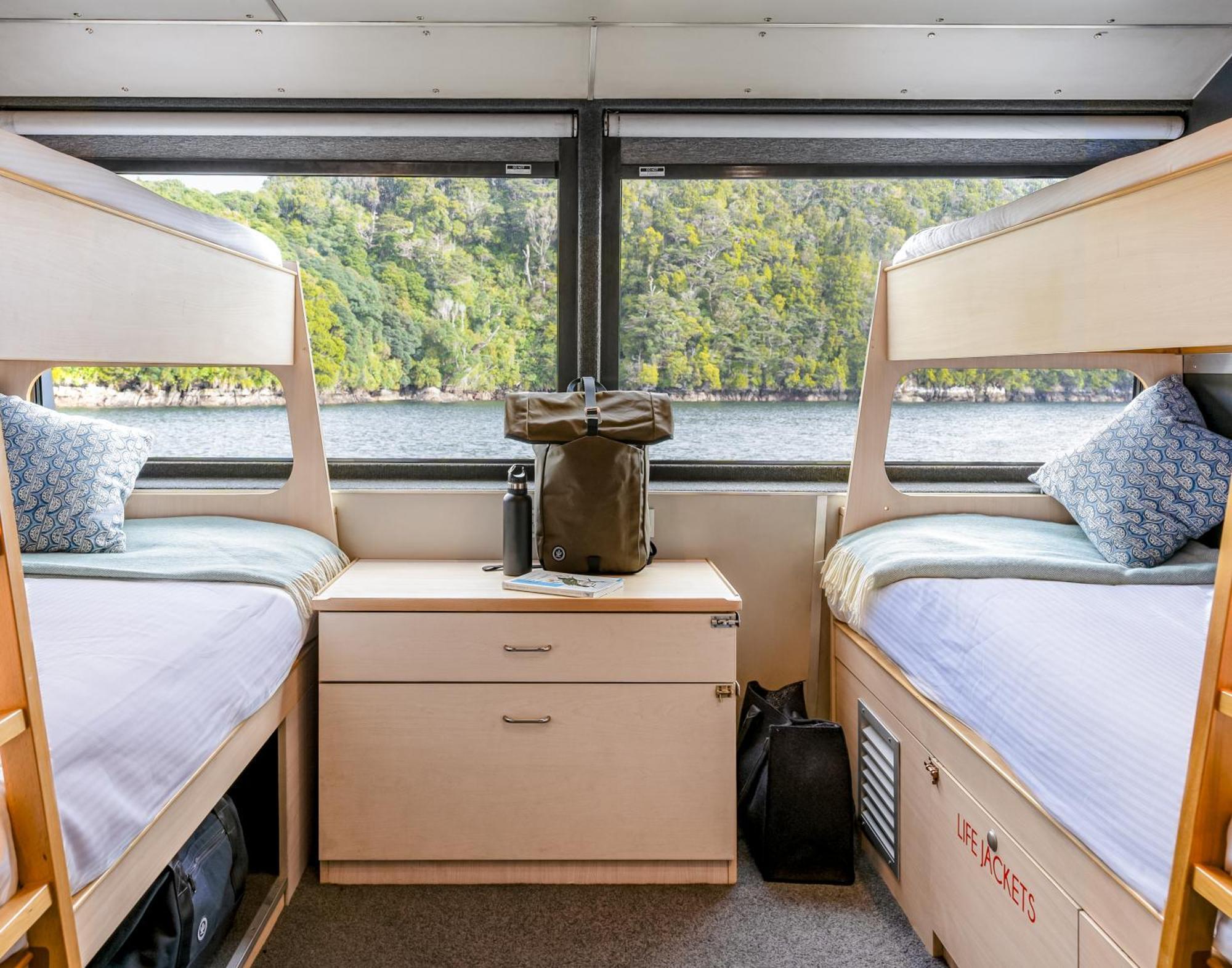 Milford Sound Overnight Cruise - Fiordland Discovery Luaran gambar