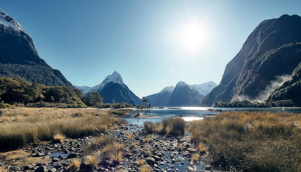 Milford Sound Overnight Cruise - Fiordland Discovery Luaran gambar