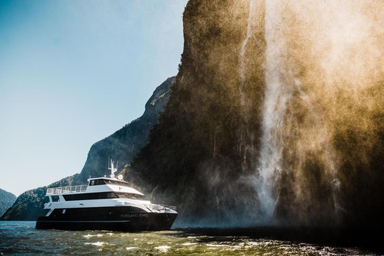 Milford Sound Overnight Cruise - Fiordland Discovery Hotel Luaran gambar