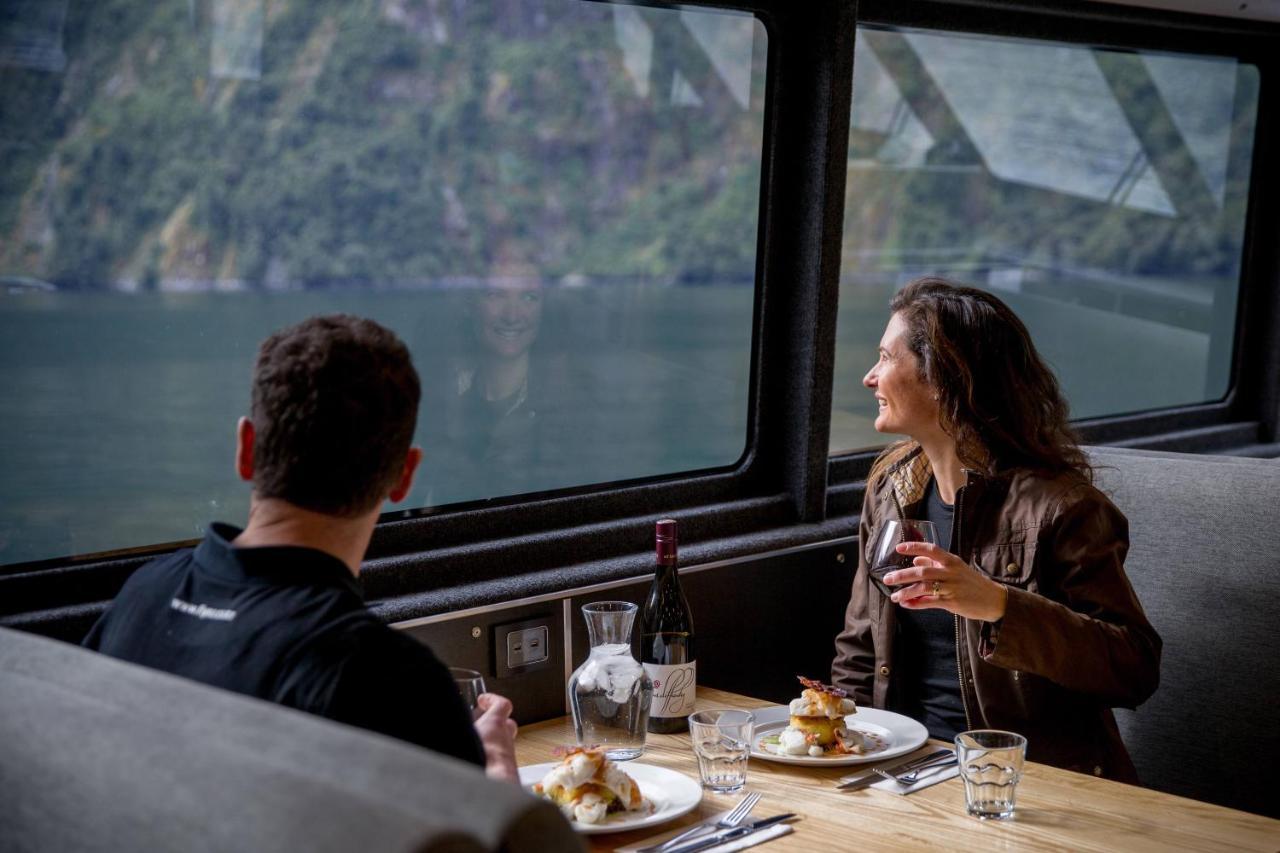 Milford Sound Overnight Cruise - Fiordland Discovery Hotel Luaran gambar